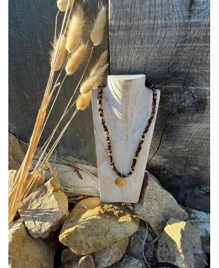COLLIER TIMO
